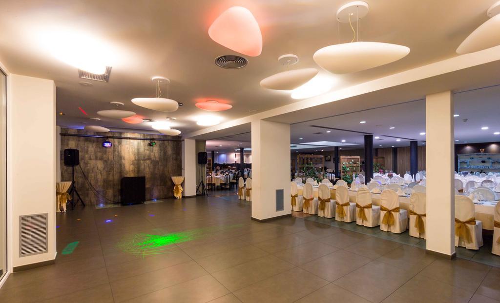 Hotel El Patio La Almunia de Doña Godina Zewnętrze zdjęcie