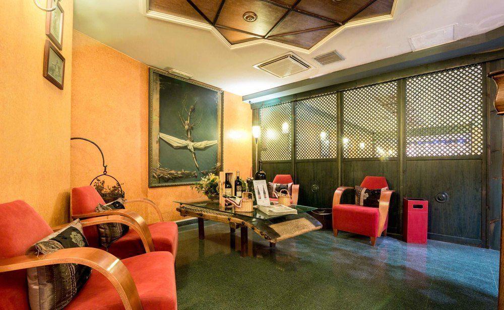 Hotel El Patio La Almunia de Doña Godina Zewnętrze zdjęcie